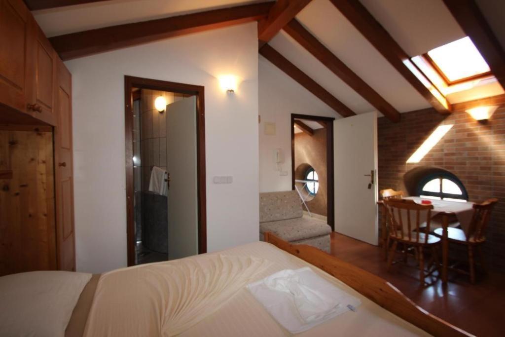 Lovely Studio Apartments Mali Raj Vrsar Zewnętrze zdjęcie